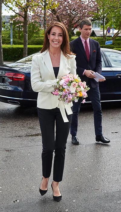 皇家时尚凯特米德尔顿,阿奇哈里森视频