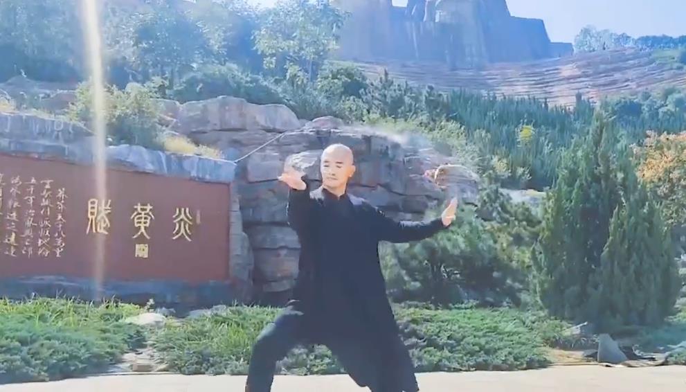 李景亮如何回复一龙的挑衅,一龙真的不敢和李景亮打吗