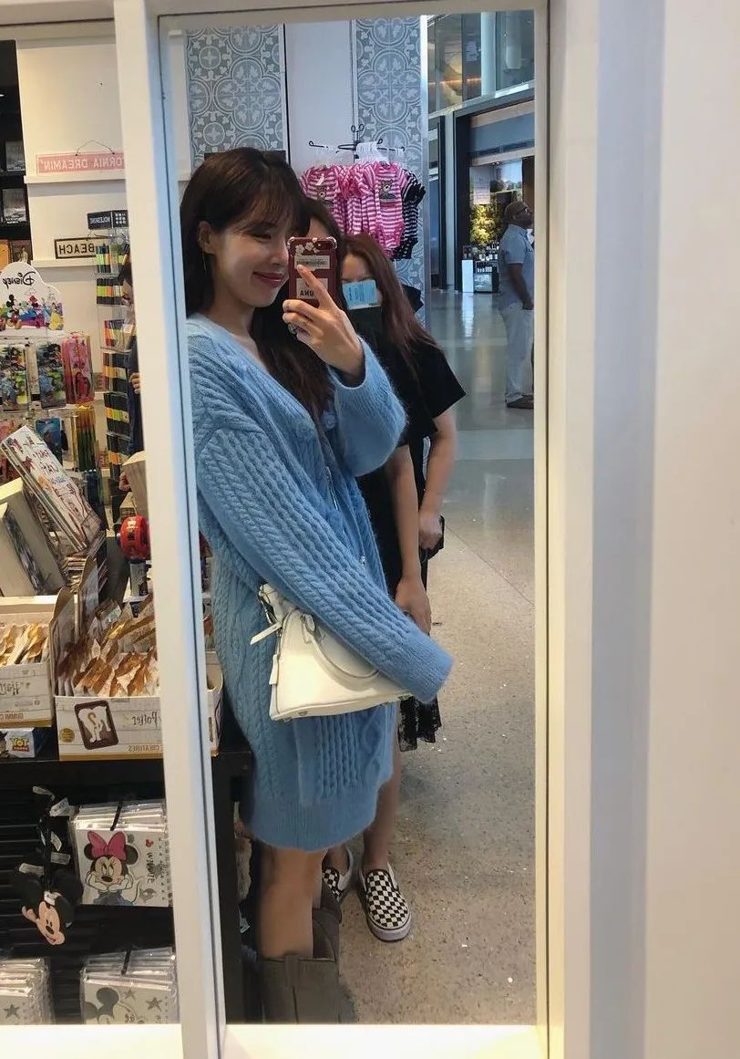 jennie穿搭冬香奈儿,求jennie同款衣服