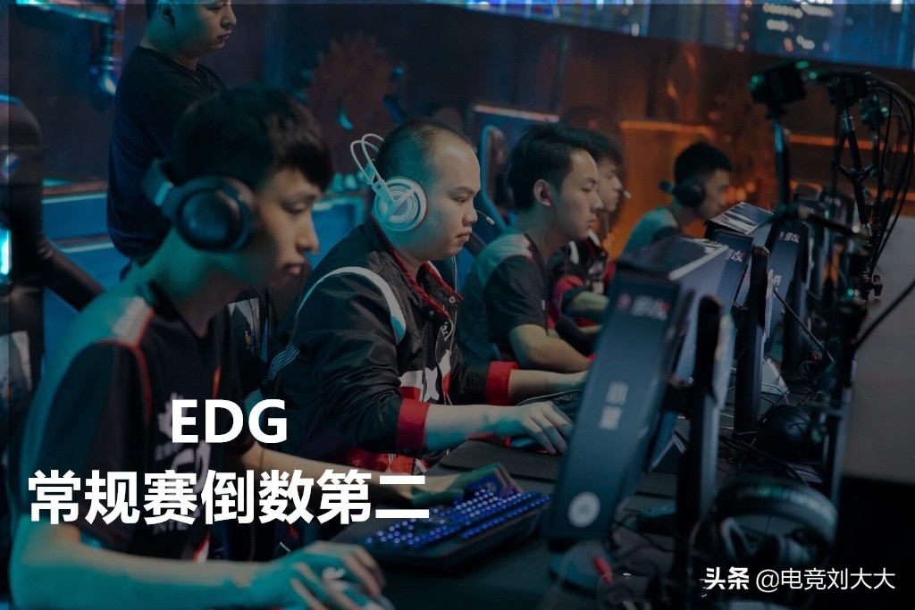 cf职业选手为什么老换队伍,cf从哪届开始不让比赛交流