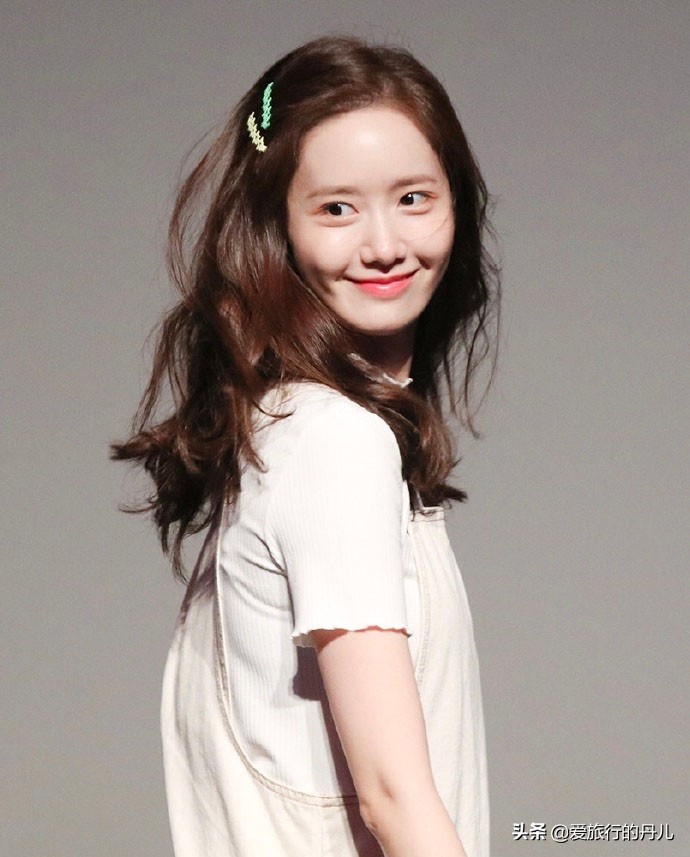 韩国美女林允儿礼服高清,林允儿吊带裙怎么搭配