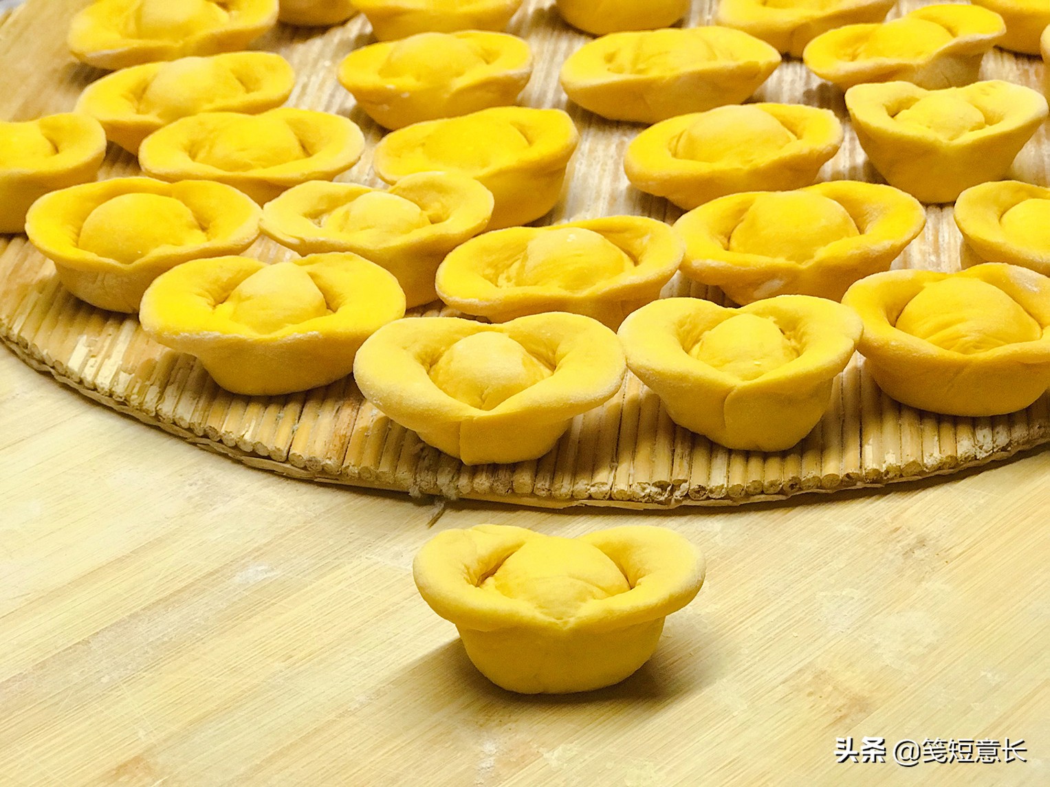 过年谁还吃馒头？土豪快来吃元宝！南瓜面粉，日进斗金，财源滚滚