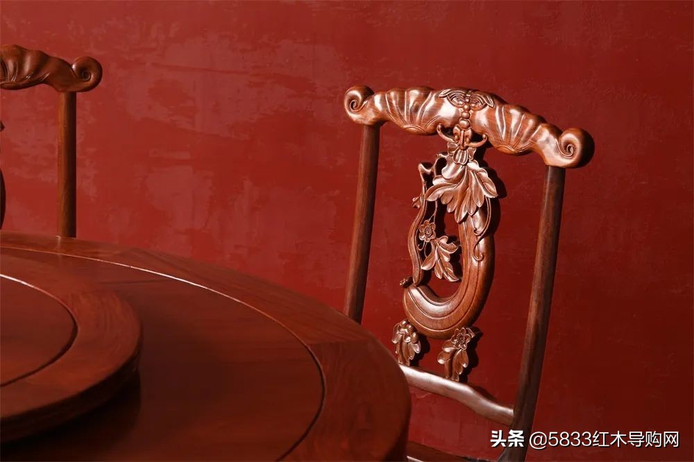 红木餐桌与现代简约风格的搭配图,轻奢新中式红木餐桌最新款式