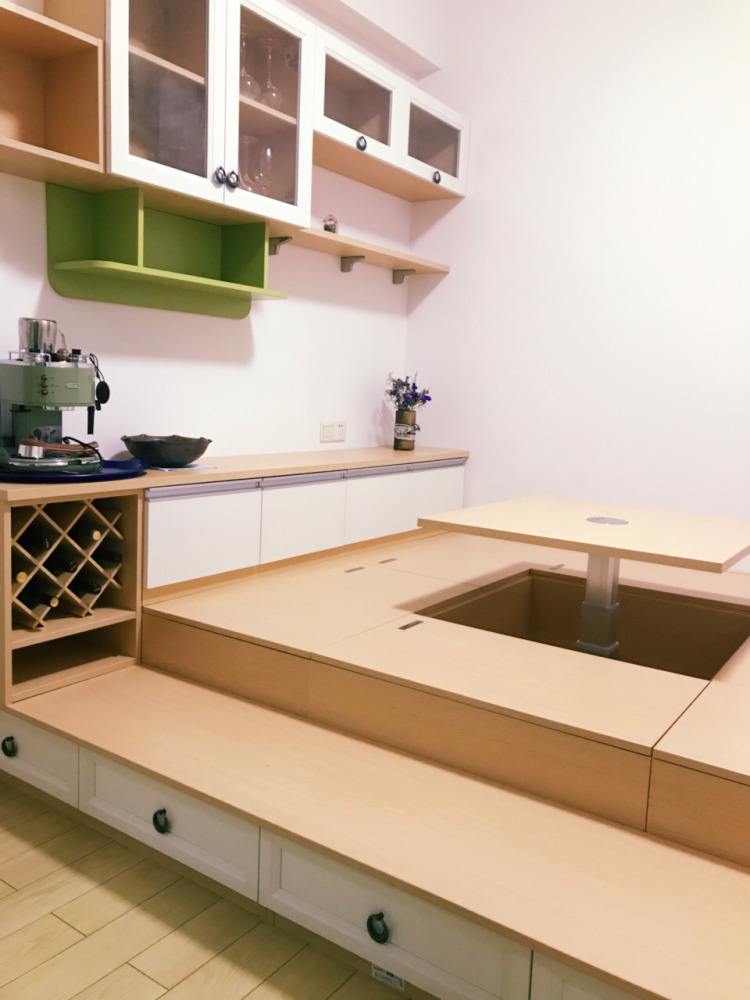 打榻榻米带柜子大概要多少钱,木工打榻榻米加衣柜人工费多少钱