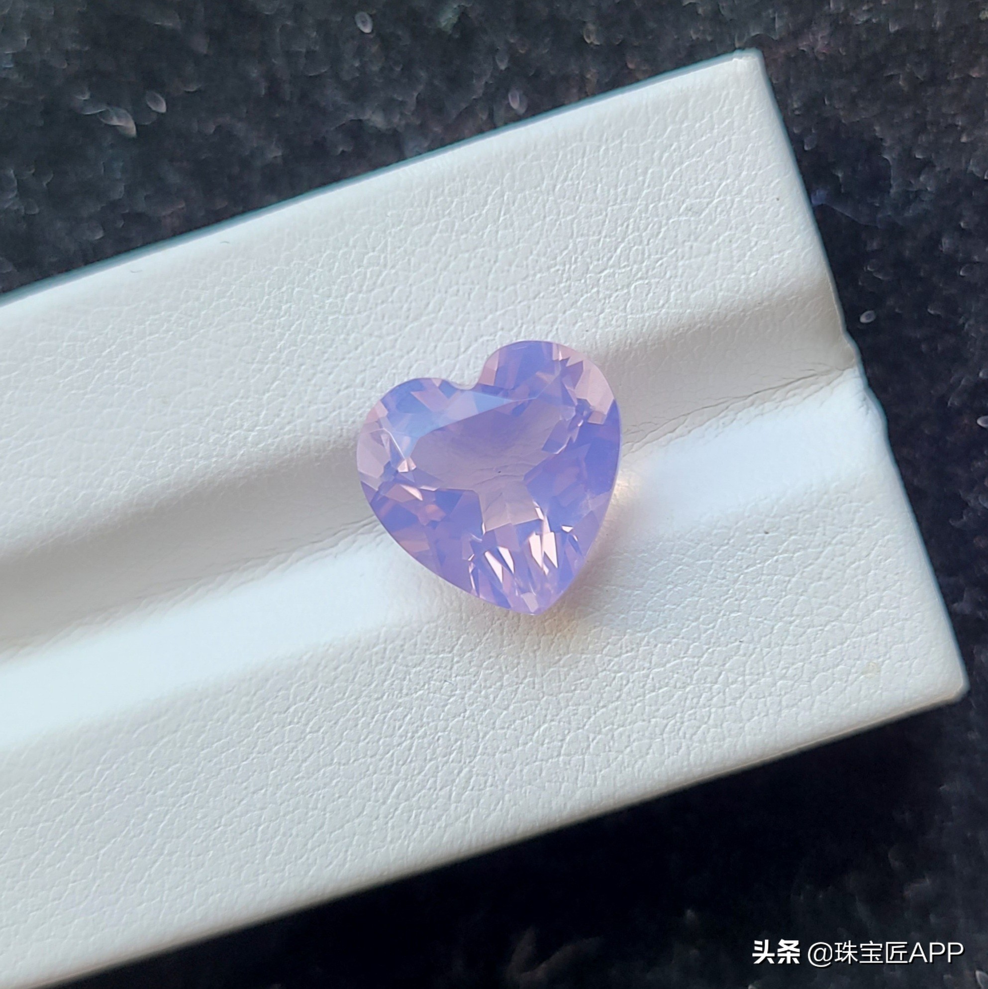 让人又爱又恨！“奶体”宝石究竟是好还是坏？