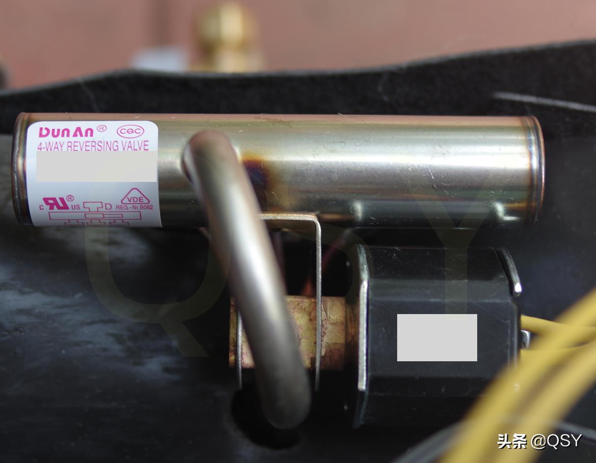 拆大金空调E-MAX5J系列1.5匹新三级体积小静音好