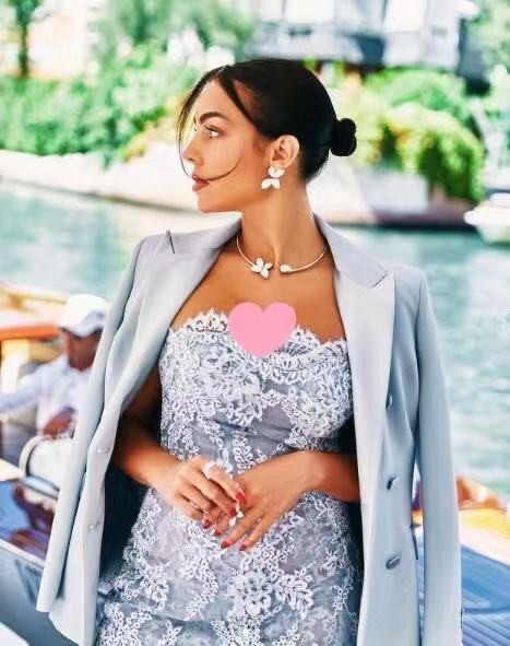 c罗未婚妻晒美照真敢露,c罗未婚妻乔治娜写真