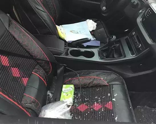 阜阳城南车辆被砸,阜阳高速时代华府车祸