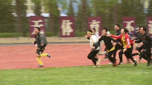 清华化工男足时隔11年再夺冠军！老博士泪洒现场激情解说大放送