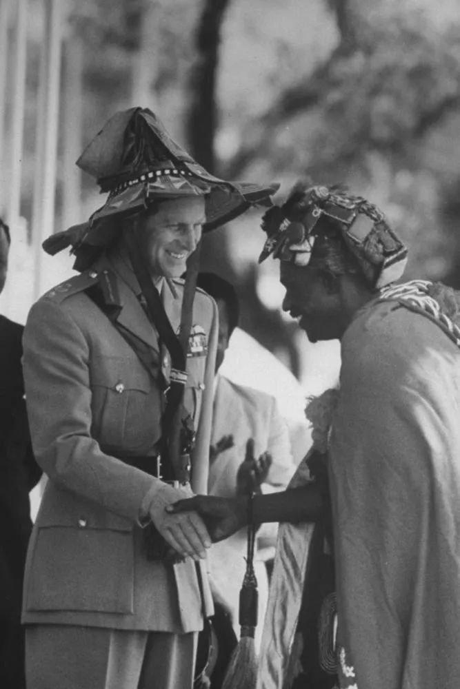 因丑闻而损害王室形象的人 (最离奇的王室丑闻)