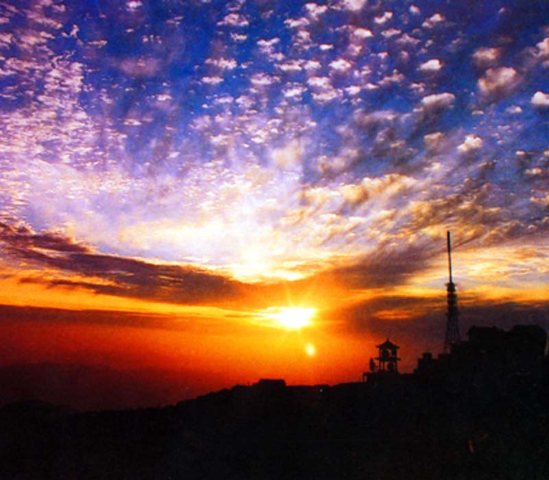 泰山是中华民族的象征、灿烂文化的缩影、“天人合一”思想的寄托