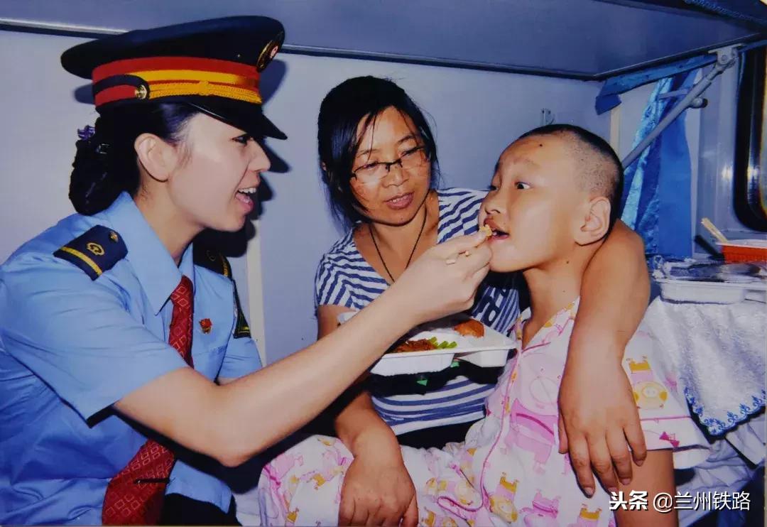 中国铁路制服发展史的图片,中国铁路制服发展历程