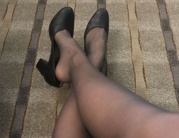 英国空姐网上叫卖“原味*袜丝**”，媒体曝光后遭电商下架