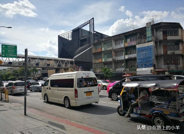 最喜欢中国游客的国家，每年靠旅行团赚上千亿，当地人都在学汉语