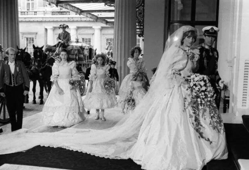 查尔斯提起戴安娜,查尔斯看到戴安娜跳芭蕾发怒