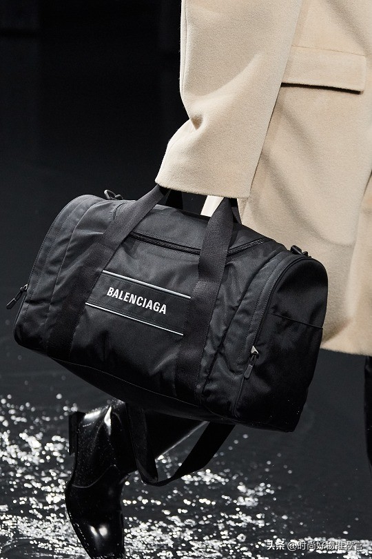 巴黎世家休闲包,巴黎世家运动包