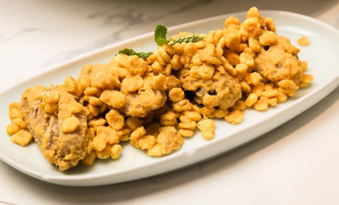 在“卡通乐园”吃“瘦瘦鱼”，一份大过脸盆，居然不到50元