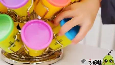 妈妈晒出家里的十二个女儿,妈妈晒出两个女儿