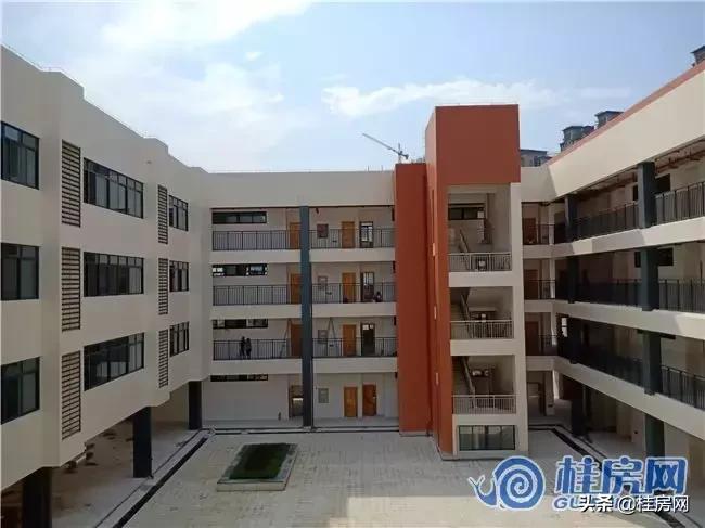 临桂市区风景校园,临桂小学环境