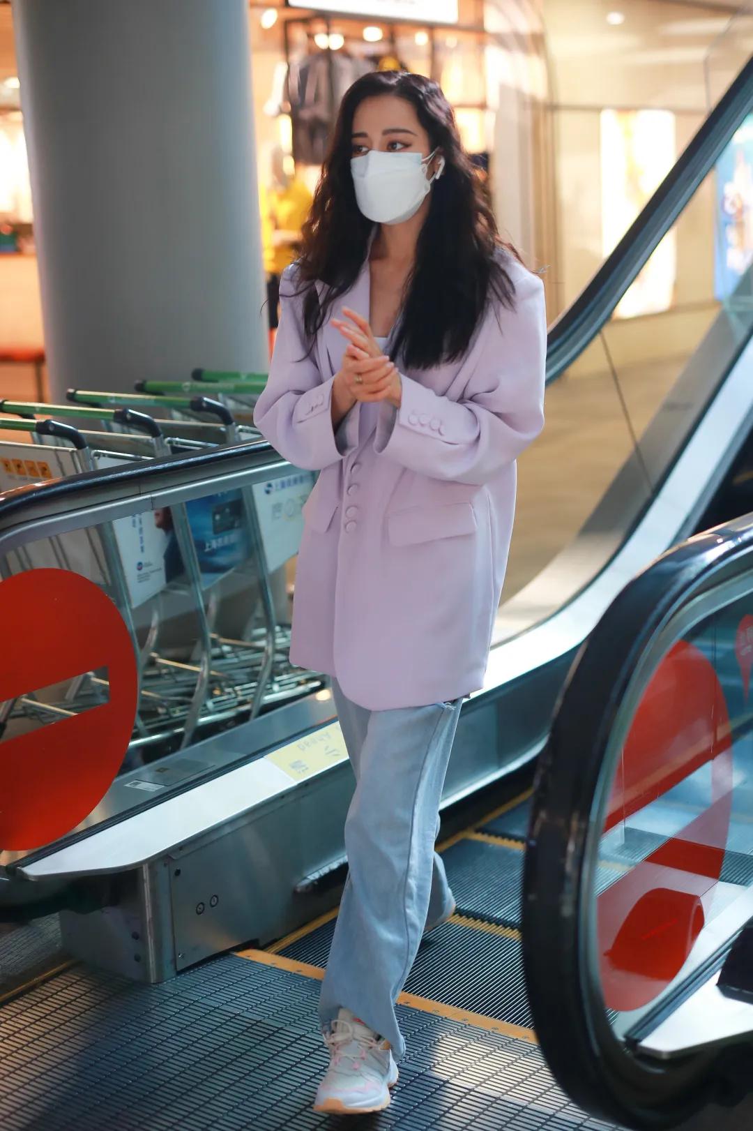 迪丽热巴出席活动穿礼服,迪丽热巴穿礼服出席活动