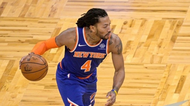 尼克斯3年4300万续约德里克罗斯,曝尼克斯为罗斯寻找下家