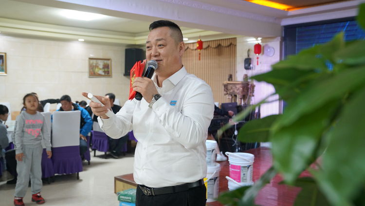 雷帝国际彩砂施工视频,雷帝国际瓷砖辅料