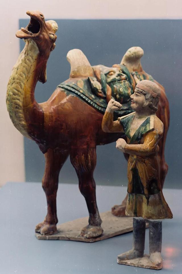 唐三彩有什么文化意义,唐三彩的特点艺术价值