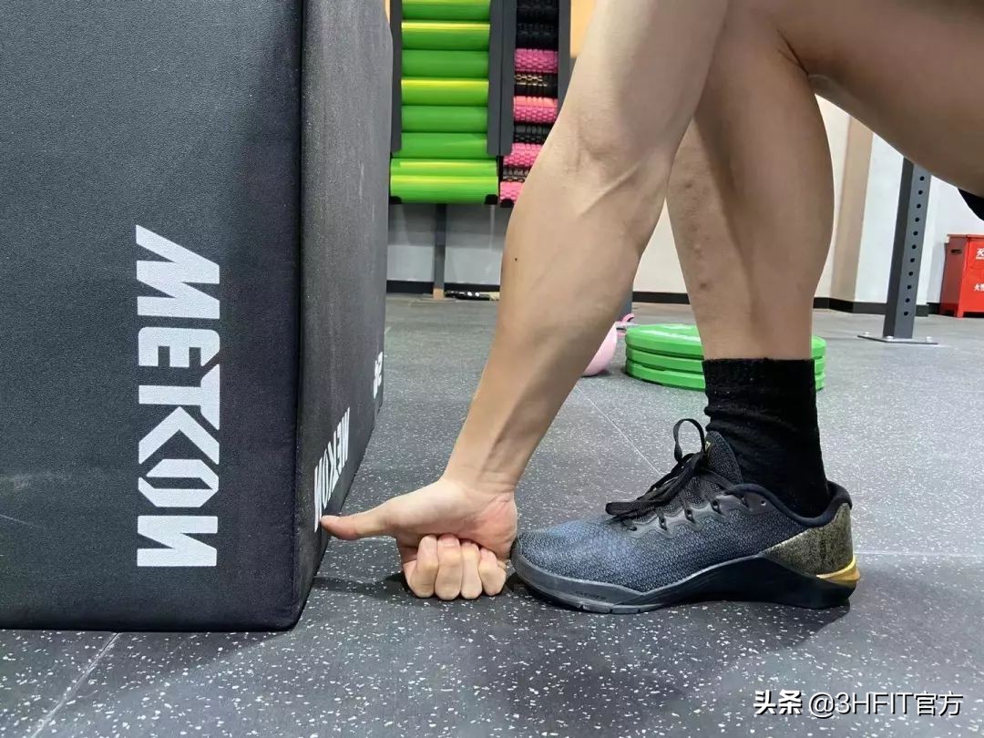 蹲不下去向后倒,下蹲向后倒怎么调理