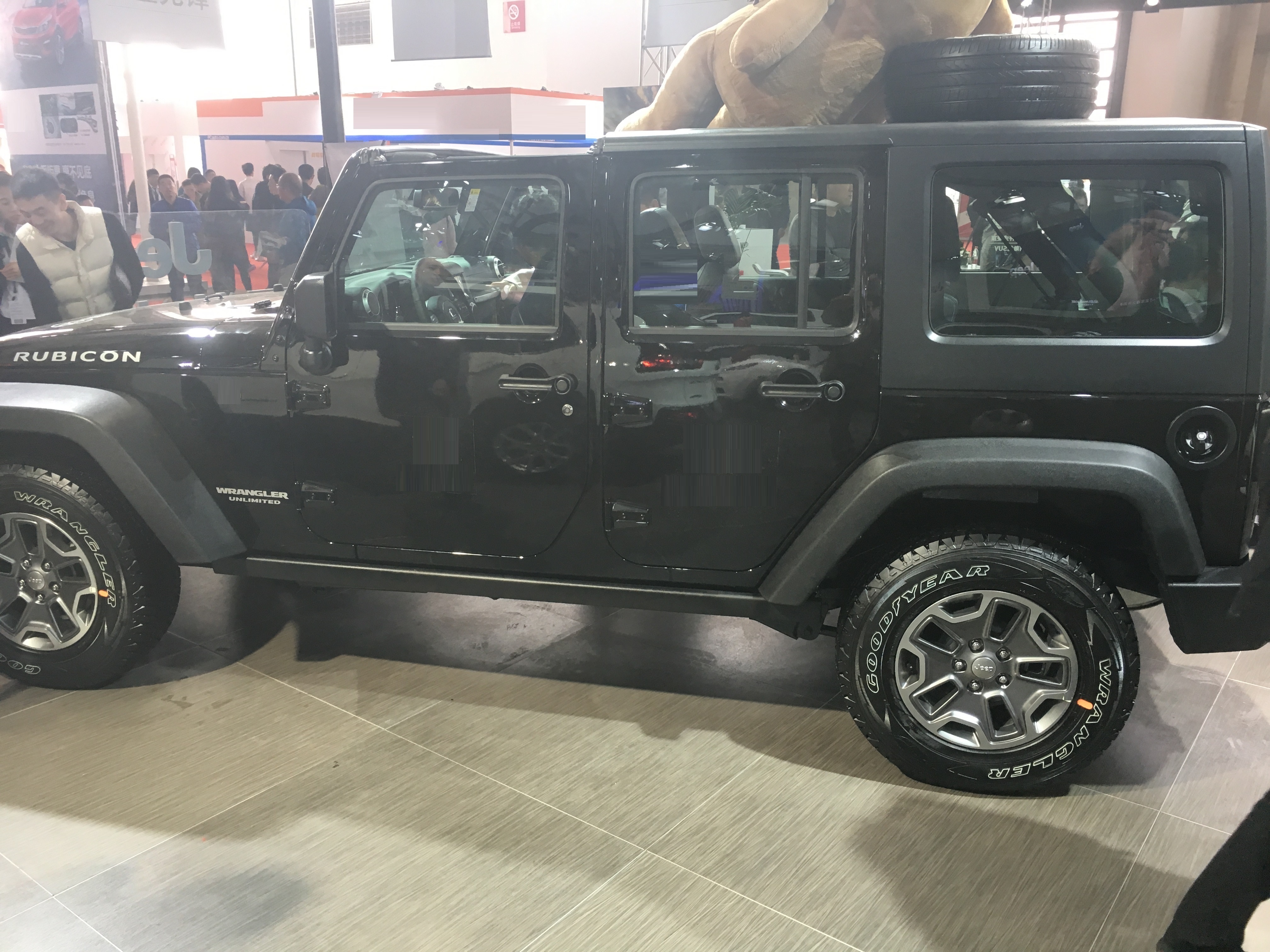 jeep牧马人和丰田霸道,丰田普拉多和吉普牧马人哪一个好