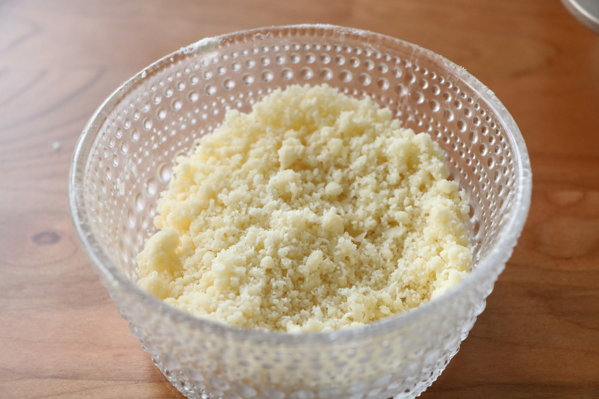 最简单的蛋糕做法只用面粉鸡蛋糖,做蛋糕200克的面粉需要几个鸡蛋