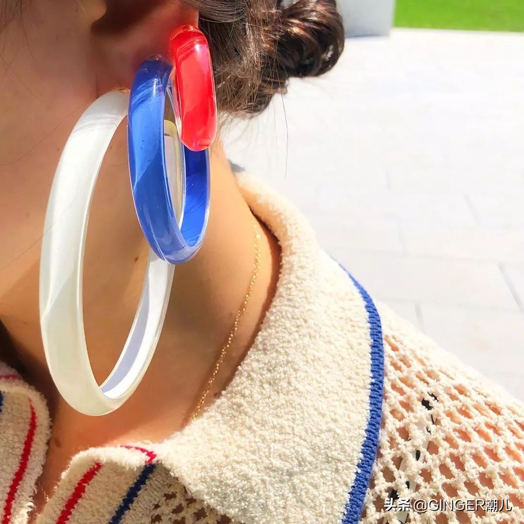 刚公布的潘通年度色怎么玩？