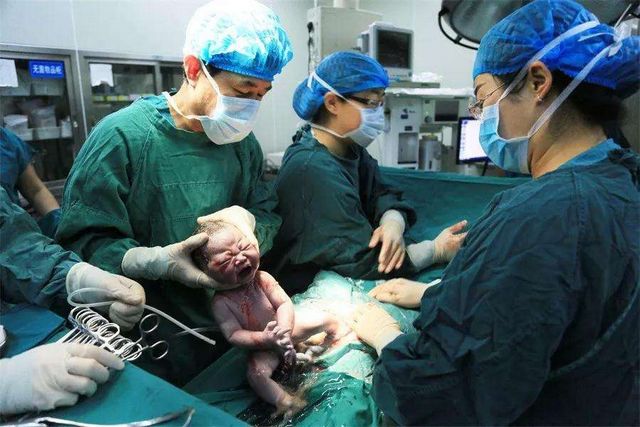 医生说新生儿头有个包,新生宝宝头上有个包是怎么回事