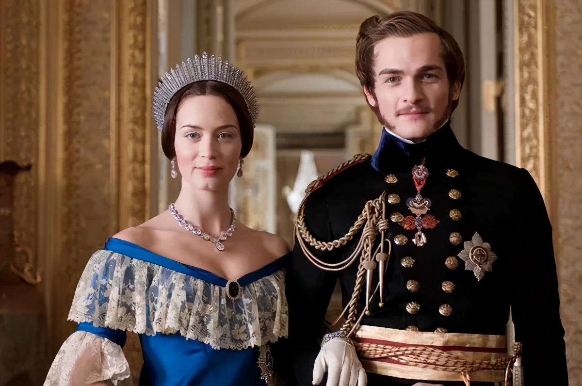 从巴洛克到洛可可的发展过程,从巴洛克风格到浪漫主义