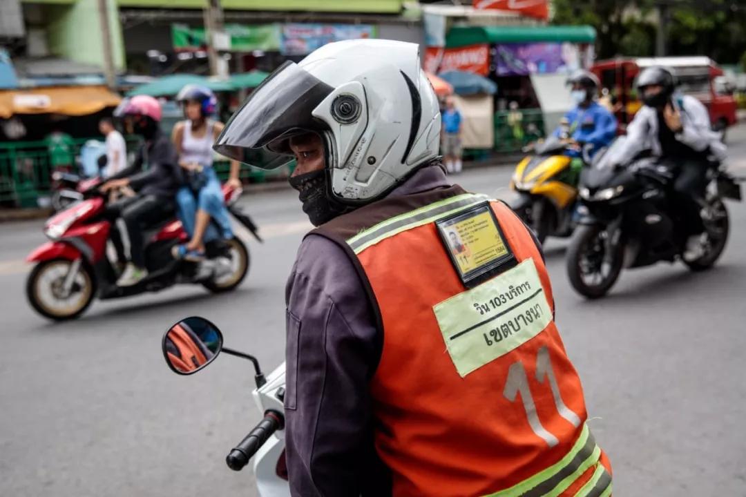 曼谷街头的摩托车出租乱象与帮派争斗