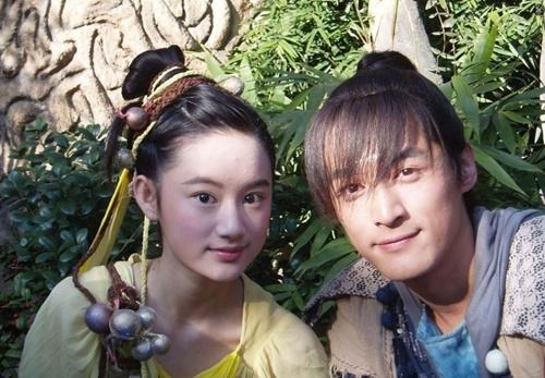 她因N号房事件发长文，自述曾被男老师性骚扰，成首位发声女星