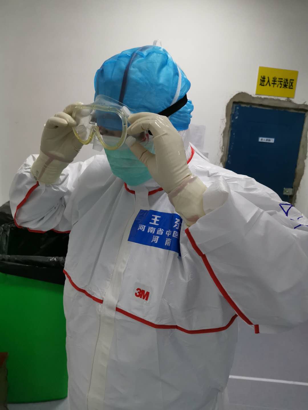 援鄂医护人员现场工作,援鄂医护人员的一天