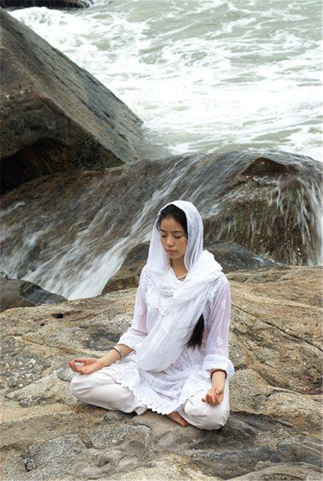 女道士飞升10万人围观,女道士白日飞升真实案例