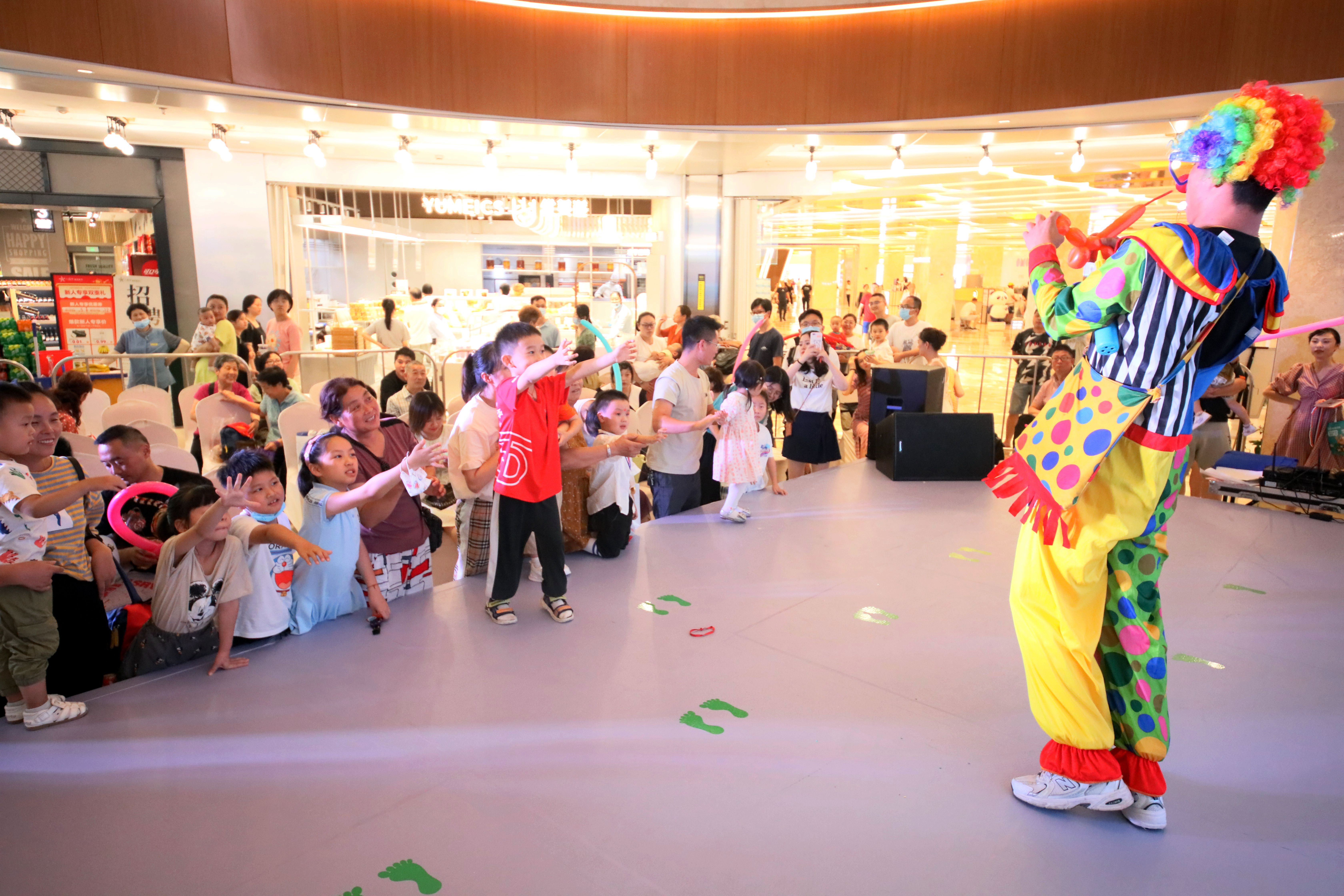 安徽芜湖:定格最美的时光!“智汇有你,多姿多彩”升学典礼举办