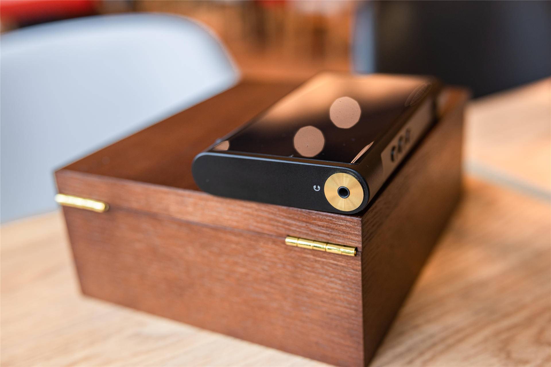 终将到来的万元户，简单说说山灵旗舰*放播**器M8