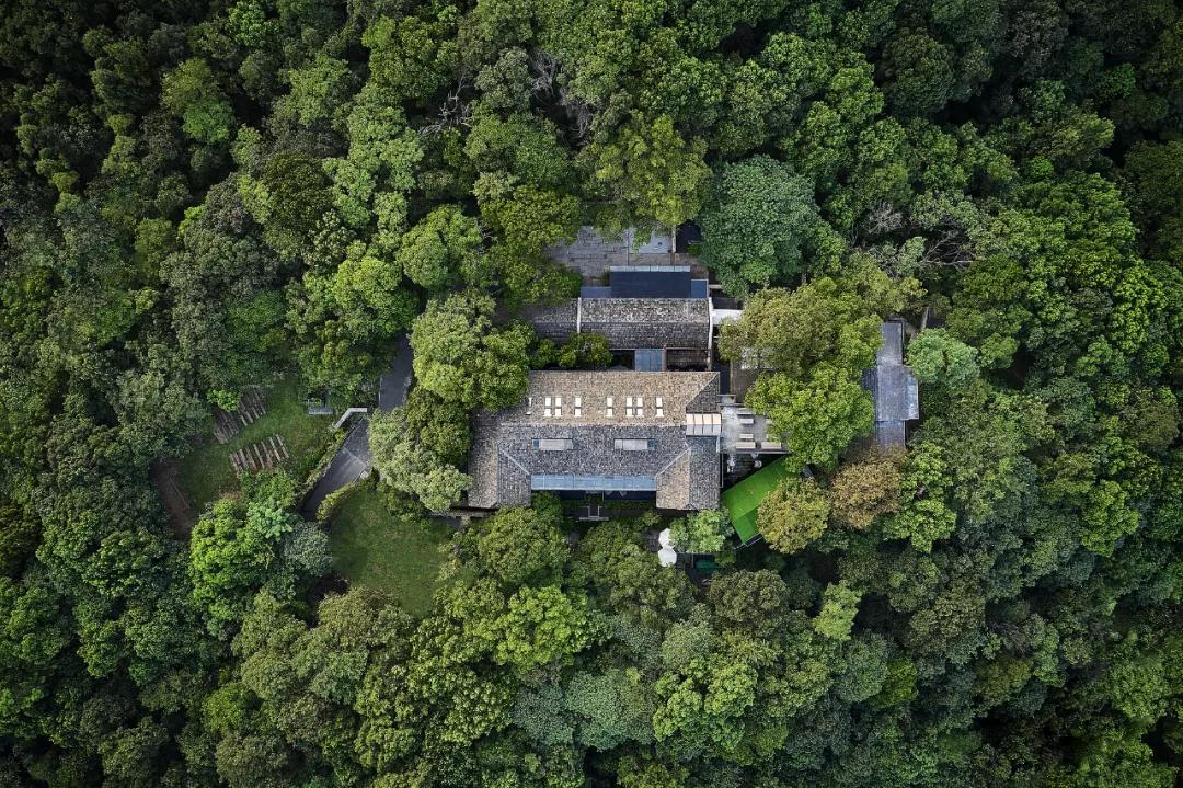 西湖边的传奇山庄，开业登顶“杭州最贵酒店”，旧址重生yyds