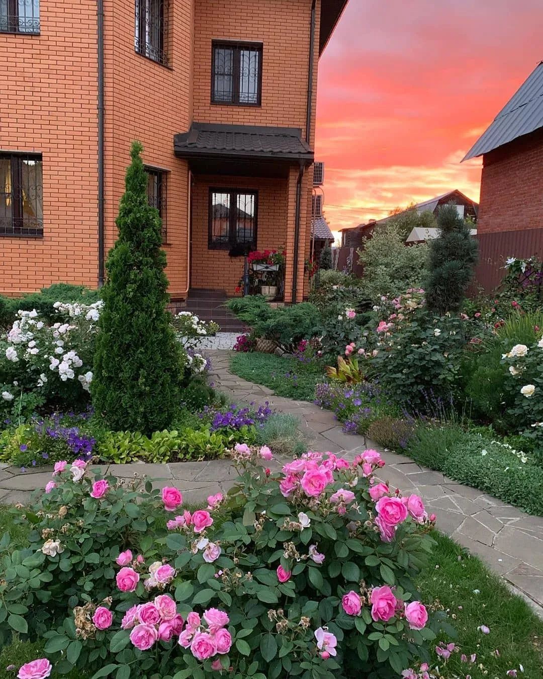 小面积庭院景观,庭院微地形绿化效果图