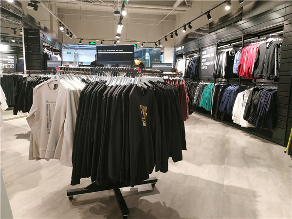 耐克阿迪折扣店的鞋怎么样,阿迪耐克折扣鞋专卖店