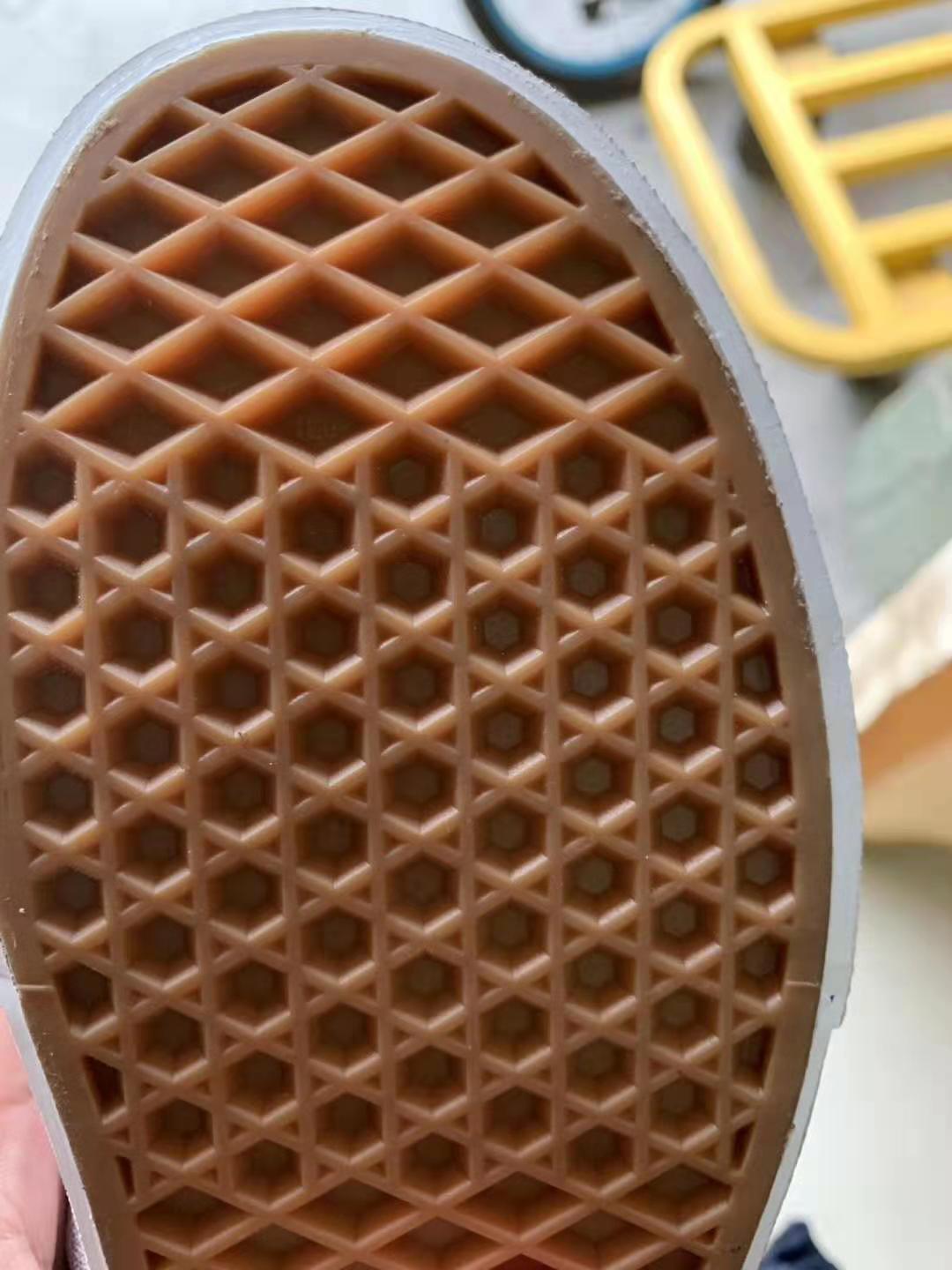 如何鉴定vans真假衣服,vans棋盘格真假鉴定