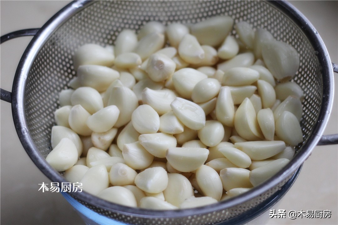 最简单腌咸蒜的做法,腌咸蒜的方法怎么做