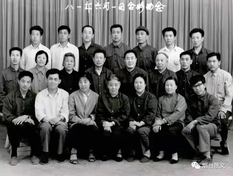 邓兆安｜|一本弥足珍贵的“工作证”