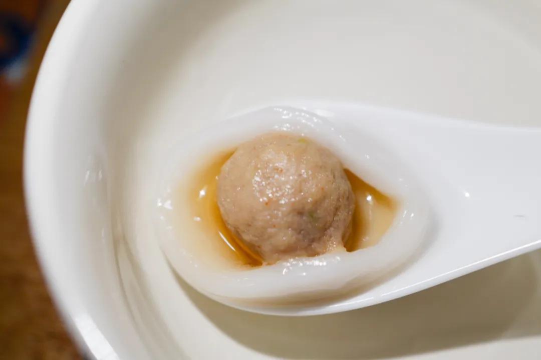 元宵节到了送你一碗最美的汤圆,元宵节软糯香甜的大汤圆