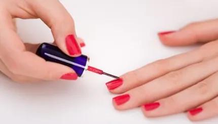 新手涂指甲油教程,指甲油怎么做