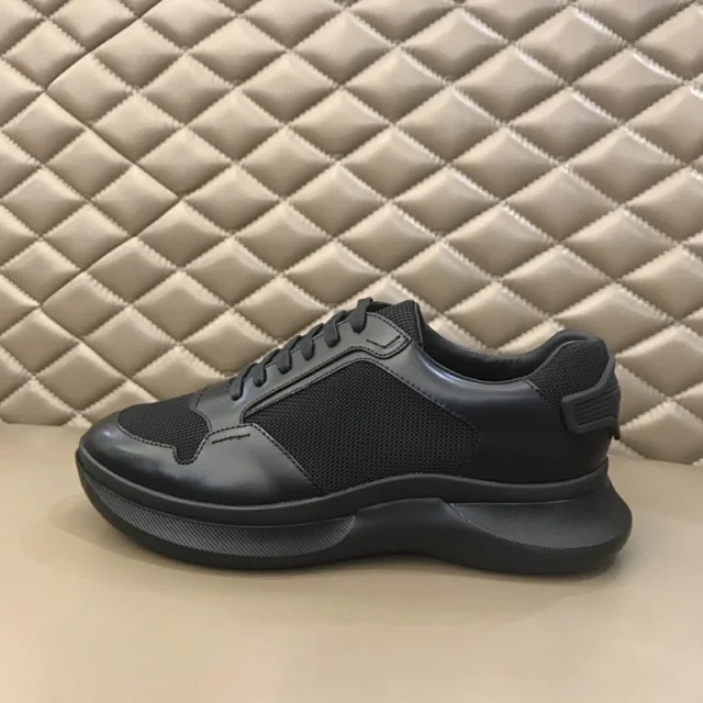 普拉达最新款黑武士跑鞋,普拉达黑武士610