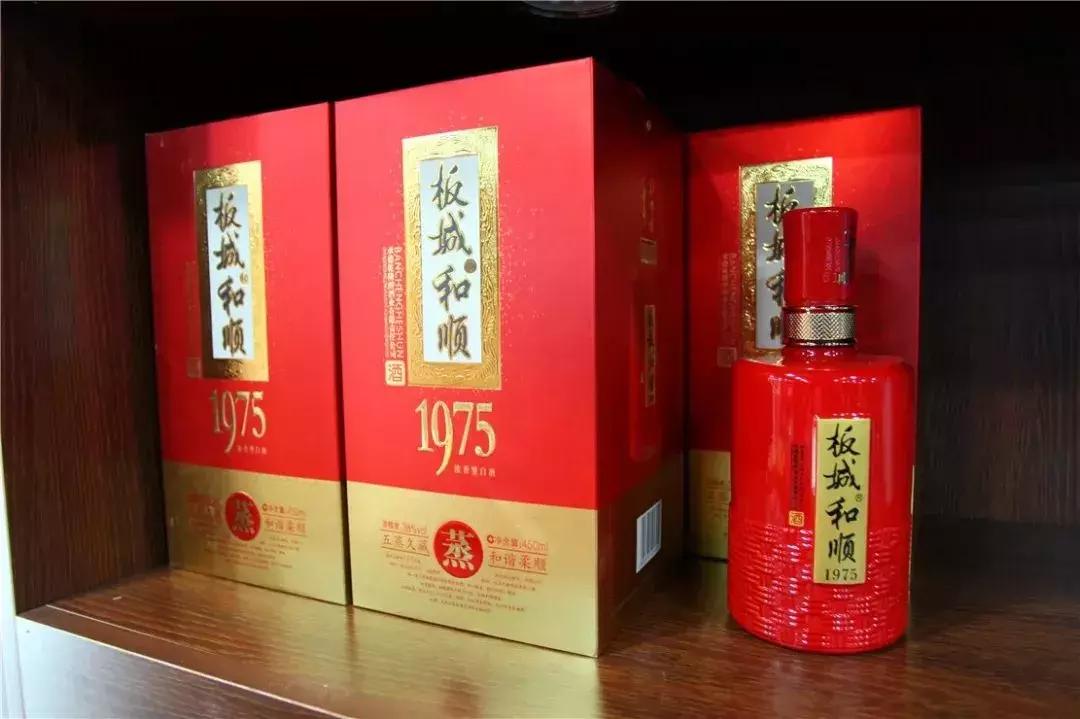 门头沟老牛栏山专卖店回来啦!3店同开!送给好喝口儿的朋友