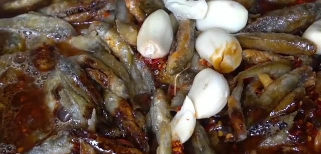 美女辞掉月薪4000的工作卖小吃,美女辞掉月薪4千工作卖小吃